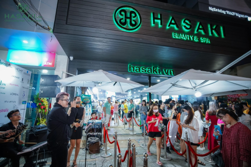 Chi nhánh mới của Hasaki đón hơn 2.500 khách dịp khai trương  - 5